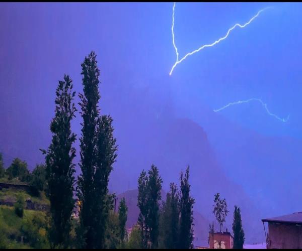 Hakkari'de Şimşek Çarpması [ 2023 © ]