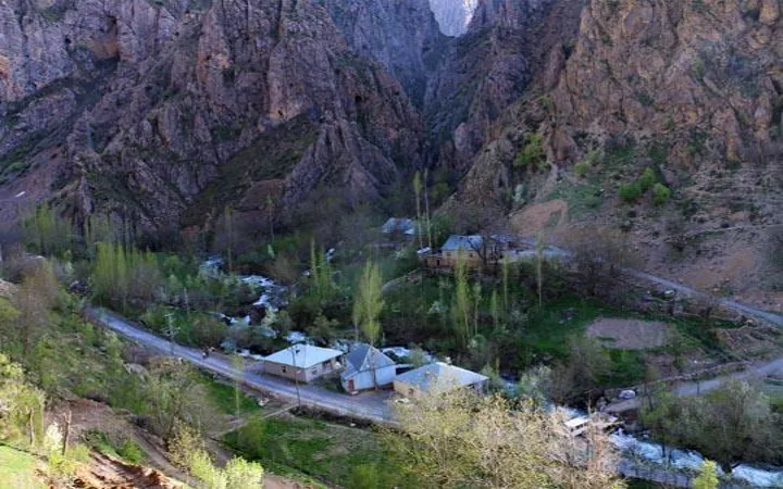 Aşağı Kırbaş Köyü / Gundê Kêrîsera Jêrî