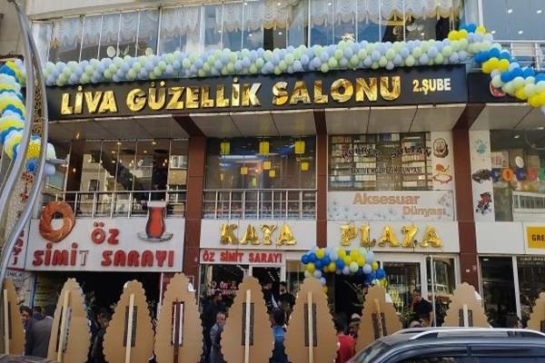 Menav Gülbay ve Sadık Beyoğlu / Liva Güzellik Merkezi