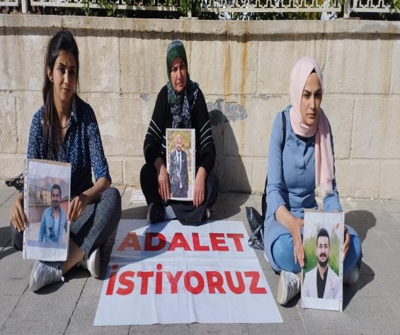 Seçim gününde 'Adalet' nöbetini sürdürdüler