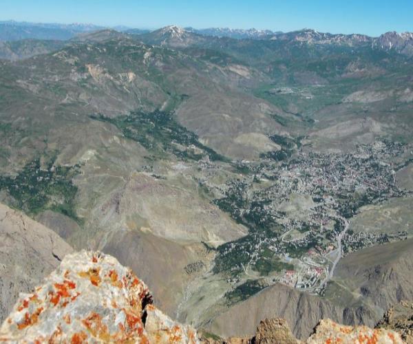 sümbülden hakkari